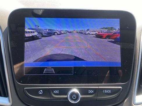 Used 2025 Chevrolet Malibu LS FWD image 23