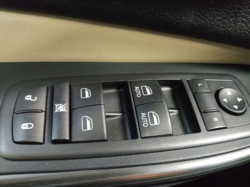 Used 2016 Jeep Cherokee Limited w/ Luxury Group image 27