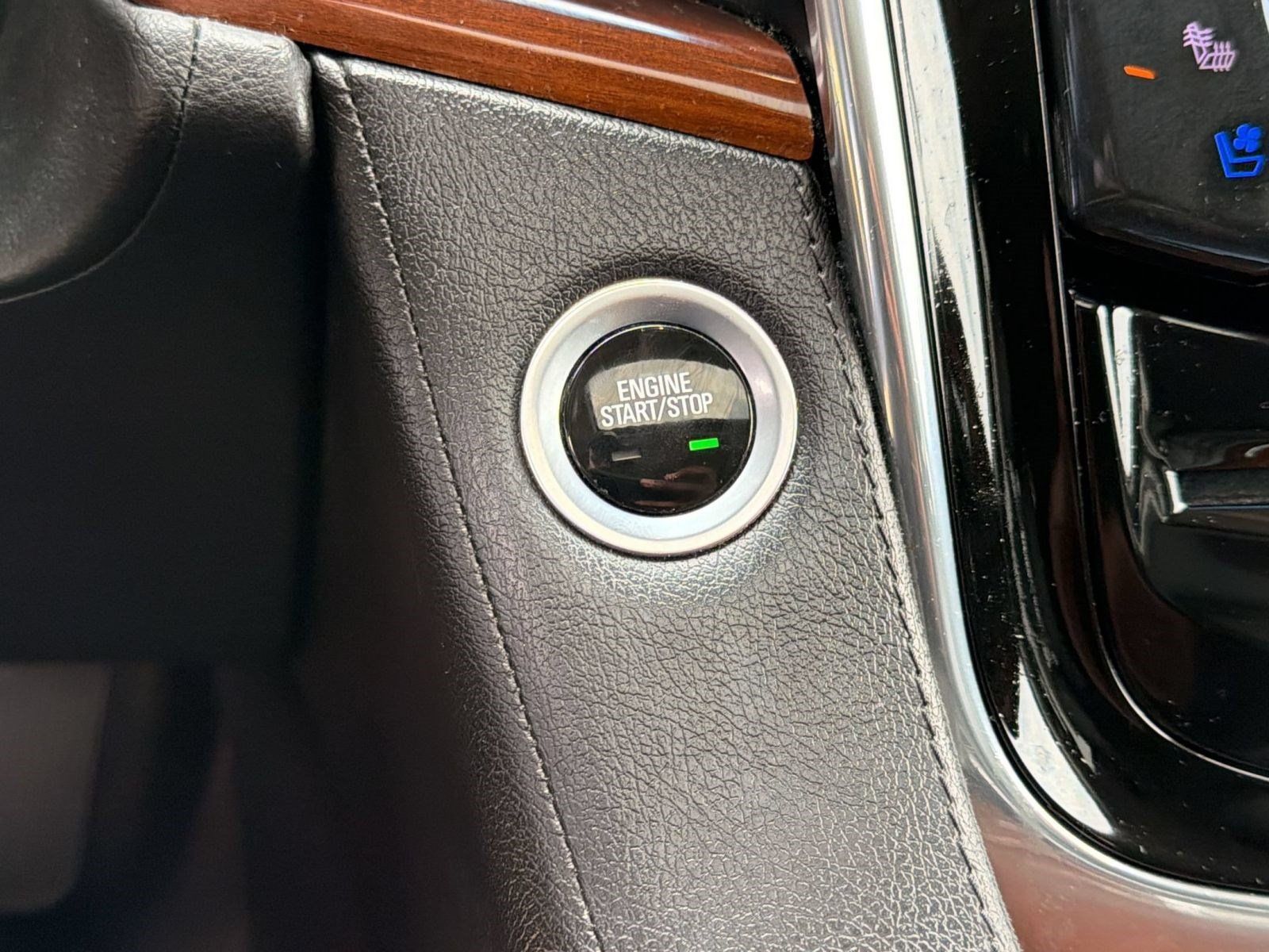 Used 2018 Cadillac Escalade ESV Luxury AWD/4WD image 16