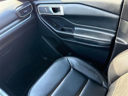 Used 2020 Ford Explorer XLT w/ Equipment Group 202A image 17