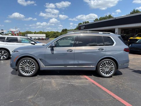 Used 2024 BMW X7 xDrive40i w/ Premium Package AWD/4WD image 8