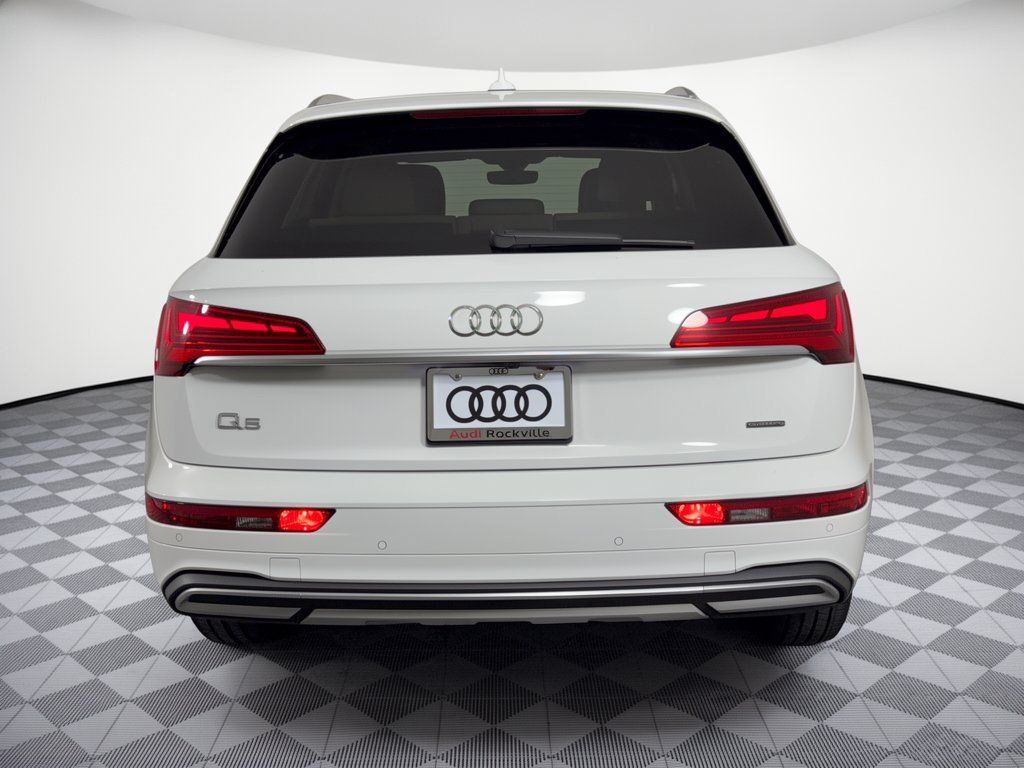 Used 2021 Audi Q5 2.0T Premium w/ Convenience Package AWD/4WD image 11