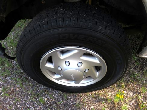 Used 2011 Ford E-250 and Econoline 250 w/ Commercial Cargo Van Pkg image 23