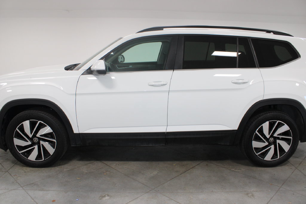 Used 2025 Volkswagen Atlas SE AWD/4WD image 6