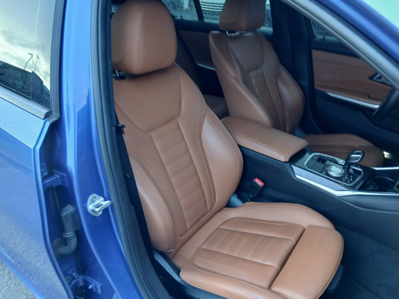 Used 2020 BMW 330i Sedan w/ M Sport Package RWD image 17