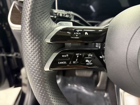 Used 2025 Mercedes-Benz GLC 350e GLC 350e w/ AMG Line image 11