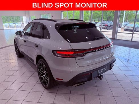 Used 2022 Porsche Macan AWD/4WD image 5