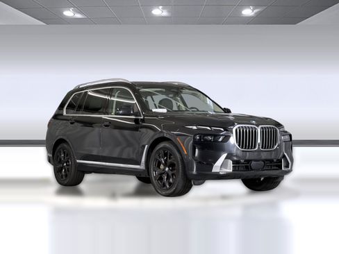 Certified 2024 BMW X7 xDrive40i w/ Parking Assistance Package AWD/4WD image 6