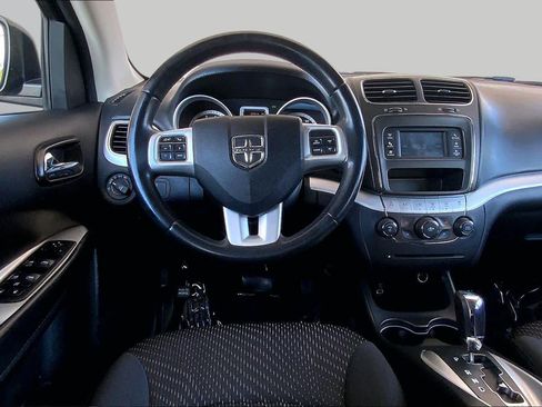 Used 2018 Dodge Journey SXT w/ Connectivity Group FWD image 6