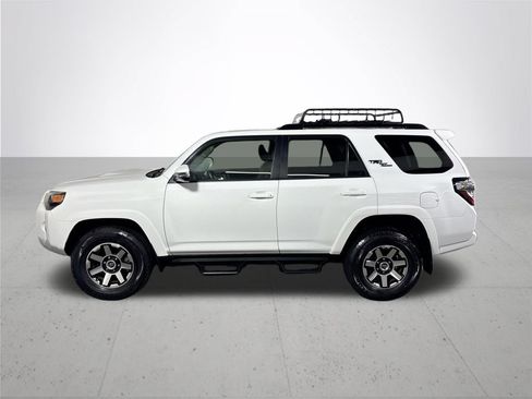 Used 2023 Toyota 4Runner TRD Off-Road Premium w/ Moonroof Package AWD/4WD image 9