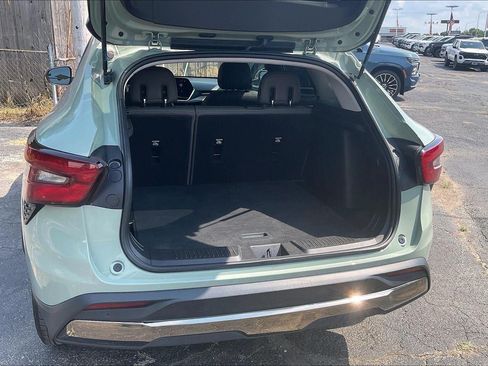 Used 2025 Chevrolet Trax ACTIV w/ Sunroof Package FWD image 4