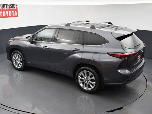 Used 2023 Toyota Highlander Limited AWD/4WD image 27