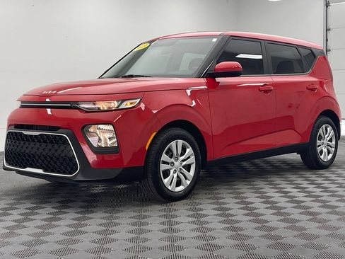 Used 2022 Kia Soul LX FWD image 2