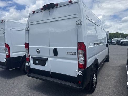 Used 2026 RAM ProMaster 2500 w/ Convenience Group FWD image 20