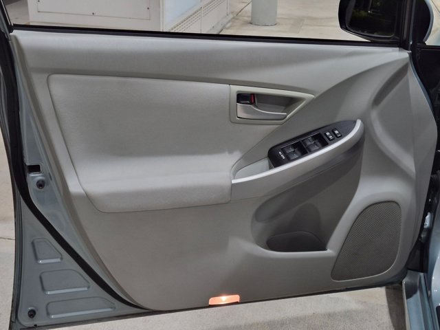 Used 2014 Toyota Prius Two FWD image 11