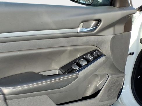 Used 2023 Nissan Altima 2.5 SV image 7