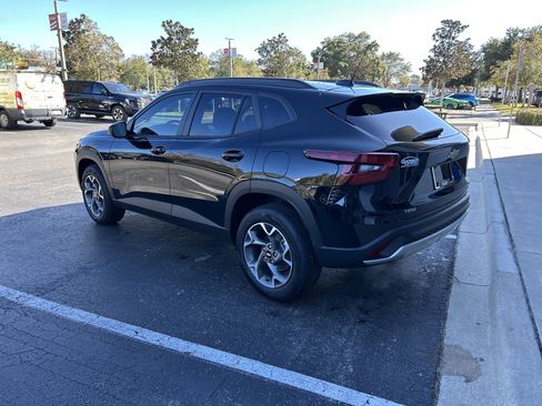 New 2025 Chevrolet Trax LT w/ Driver Confidence Package image 7