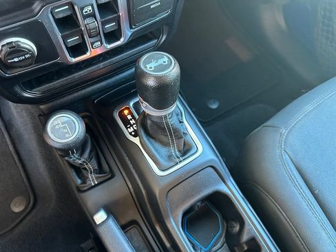 Used 2020 Jeep Wrangler Unlimited Sahara AWD/4WD image 26
