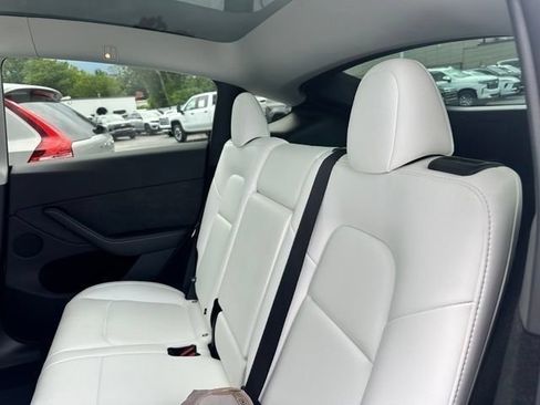 Used 2025 Tesla Model Y Long Range RWD image 6