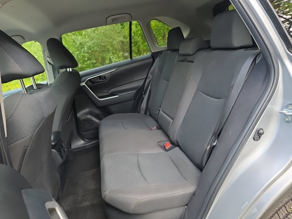 Used 2025 Toyota RAV4 LE AWD/4WD image 14