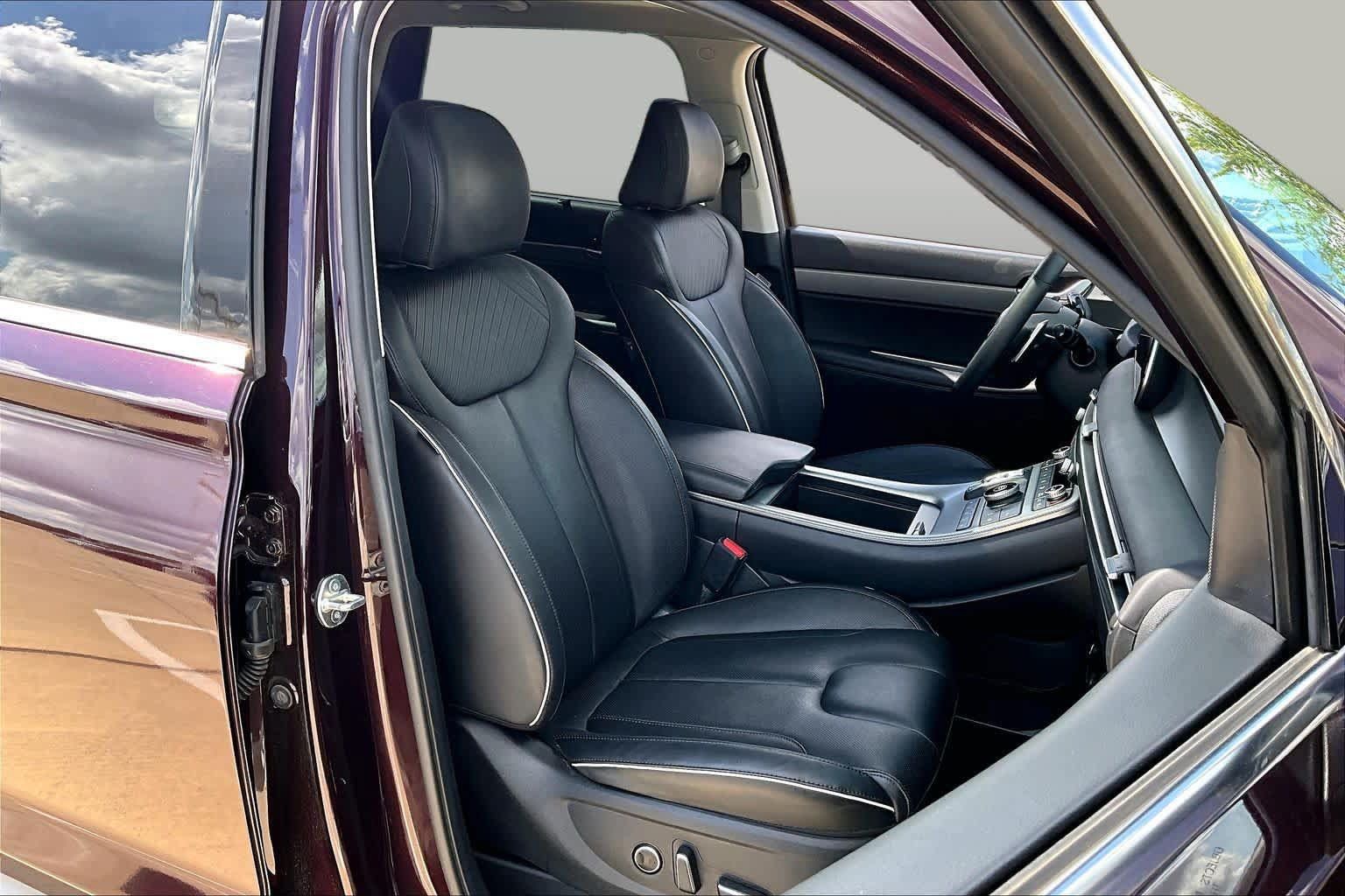Used 2024 Hyundai Palisade SEL w/ Premium Package FWD image 9