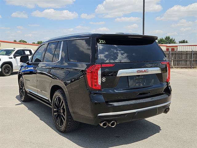 Used 2023 GMC Yukon Denali w/ Denali Reserve Package RWD image 3