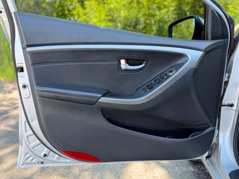 Used 2013 Hyundai Elantra GT w/ Style Pkg FWD image 19