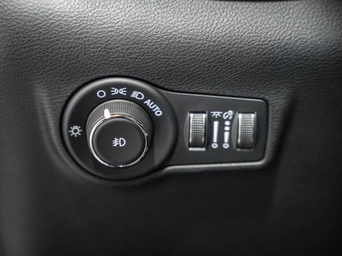 Used 2022 Jeep Compass Limited w/ Sun and Sound Group image 49