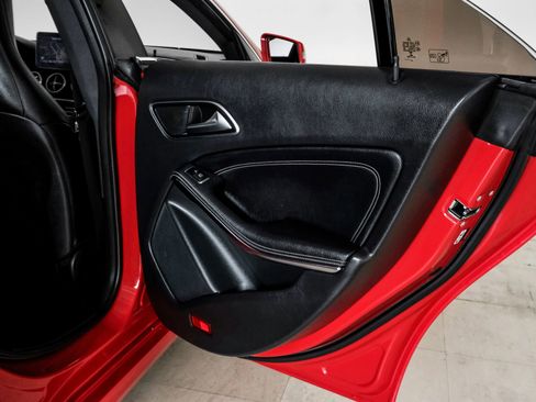 Used 2019 Mercedes-Benz CLA 250 image 44