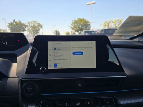 Used 2025 Toyota Prius XLE FWD image 28
