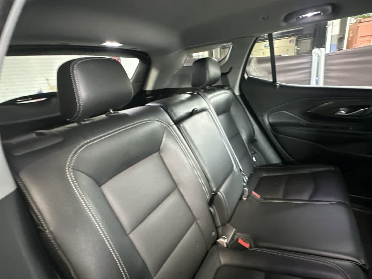 Used 2024 GMC Terrain SLT AWD/4WD image 26