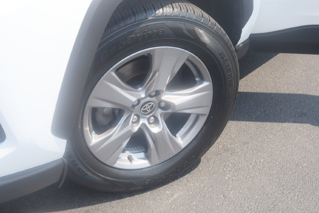 Certified 2024 Toyota RAV4 XLE w/ Convenience Package AWD/4WD image 17