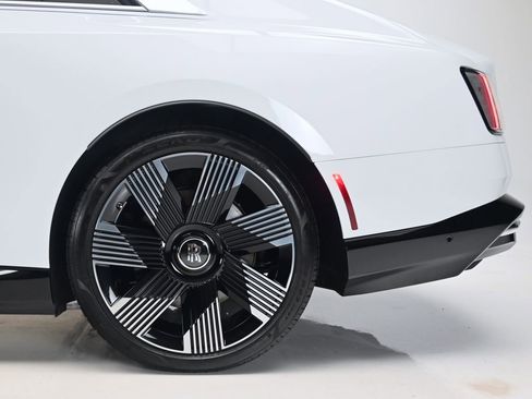 Used 2025 Rolls-Royce Spectre w/ Spectre Launch Package AWD/4WD image 29