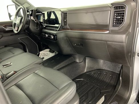 Used 2025 GMC Sierra 3500 SLT AWD/4WD image 15