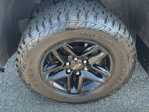 Used 2020 Chevrolet Silverado 1500 Custom Trail Boss w/ Custom Convenience Package AWD/4WD image 9
