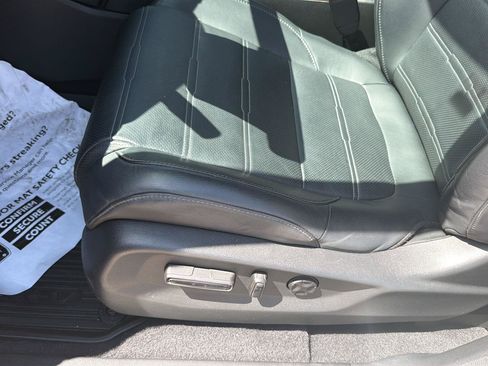 Used 2020 Honda CR-V Touring image 12