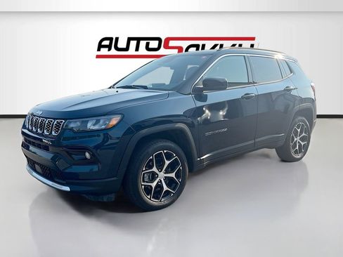 Used 2024 Jeep Compass Limited AWD/4WD image 3