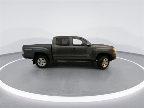 Used 2015 Toyota Tacoma PreRunner image 5