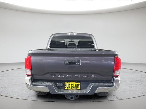 Used 2017 Toyota Tacoma TRD Off-Road w/ Tow Package (A/T) AWD/4WD image 4