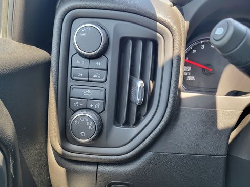 Used 2022 Chevrolet Silverado 1500 Custom image 20