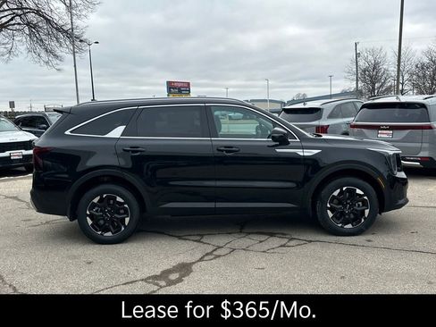 New 2026 Kia Sorento S image 6