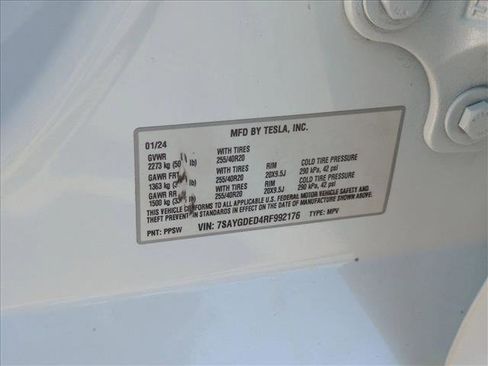 Used 2024 Tesla Model Y 2WD image 26