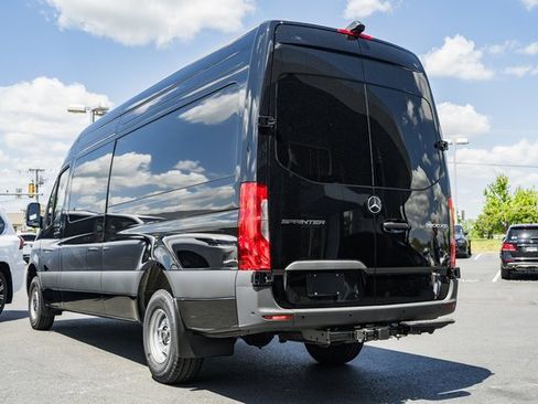 Used 2024 Mercedes-Benz Sprinter 3500 image 5