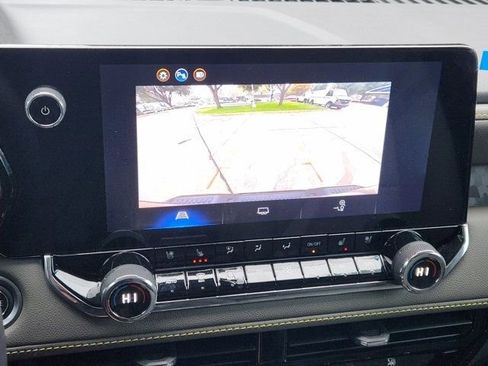 Used 2025 Chevrolet Colorado ZR2 image 6