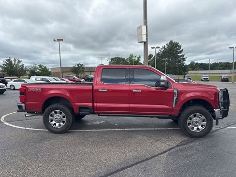 Used 2024 Ford F250 Lariat w/ Lariat Ultimate Package AWD/4WD image 2