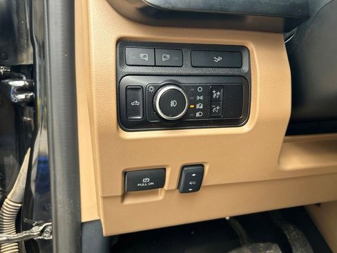 Used 2023 Ford F350 Lariat w/ Lariat Ultimate Package AWD/4WD image 46