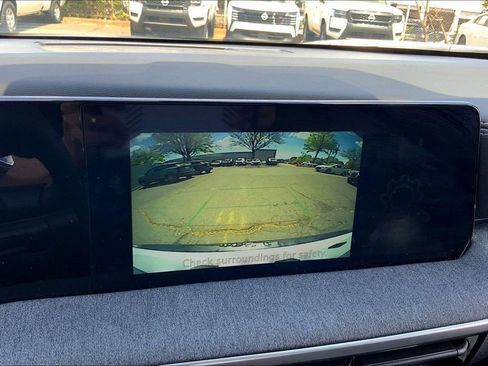 Used 2025 Nissan Kicks SV image 11