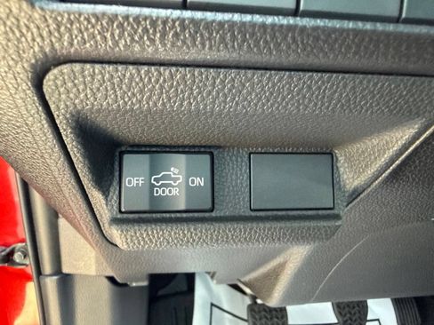 Used 2025 Toyota Tacoma TRD Off-Road AWD/4WD image 24