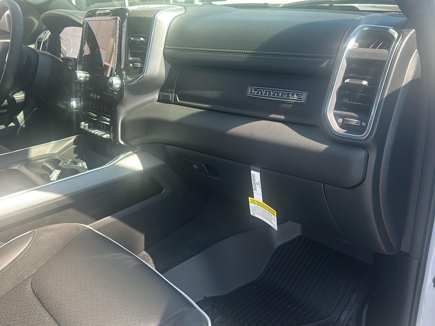 New 2026 RAM 1500 Laramie w/ Laramie Preferred Package AWD/4WD image 9