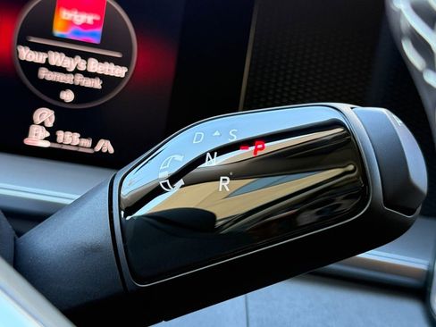 New 2025 Volkswagen Tiguan SE image 16